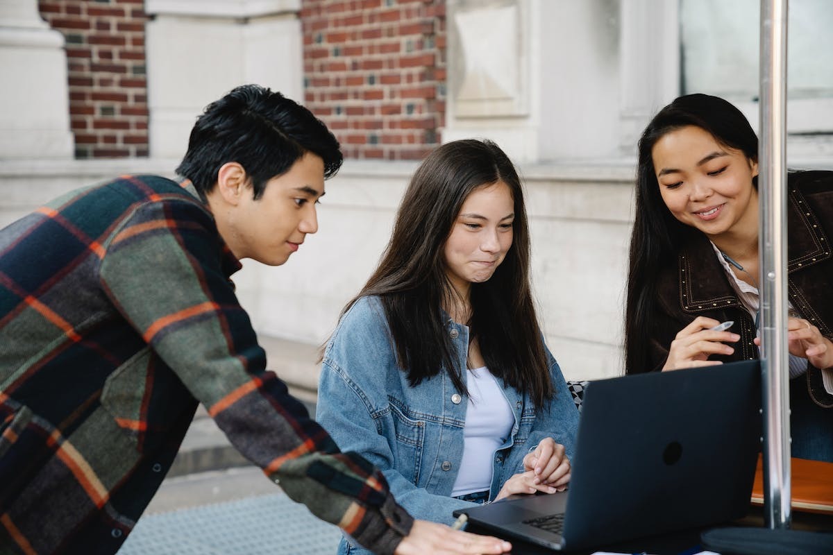 Guide pratique : Comment se connecter à Pronote au lycée Eugène Woillez de Montreuil-sur-Mer ?